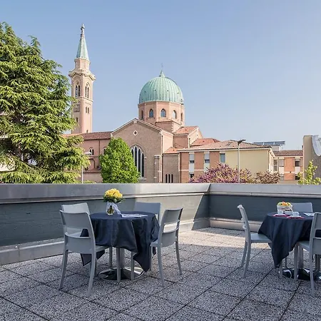 Casa Lucia Valentini Terrani 3*