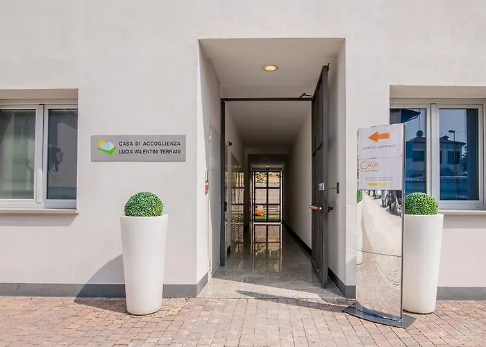 Casa Lucia Valentini Terrani 게스트하우스